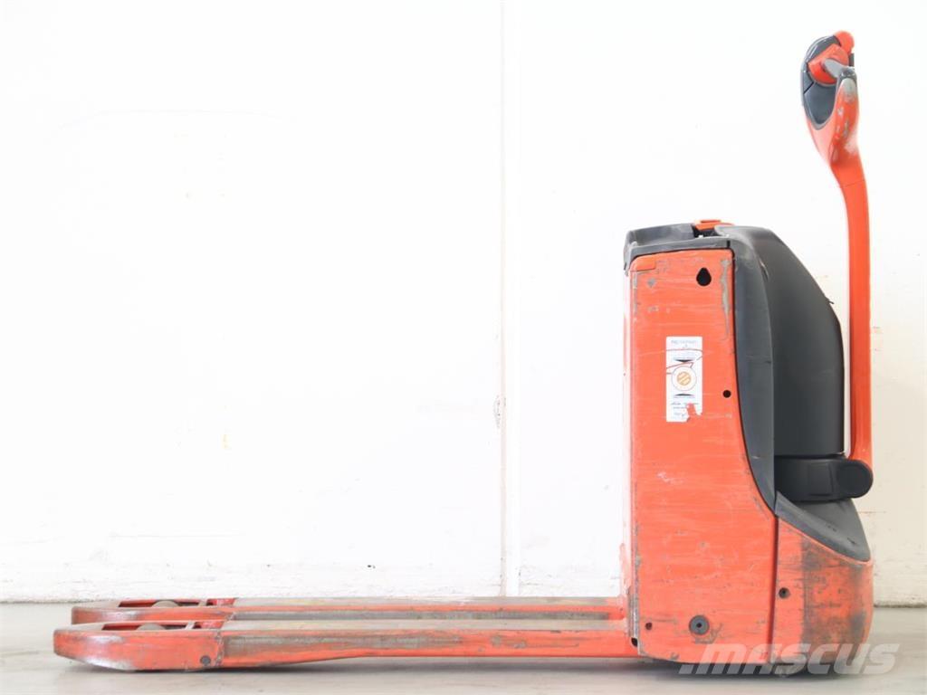 Linde T16/1152-02 Käyden ajettavat pinoamistrukit