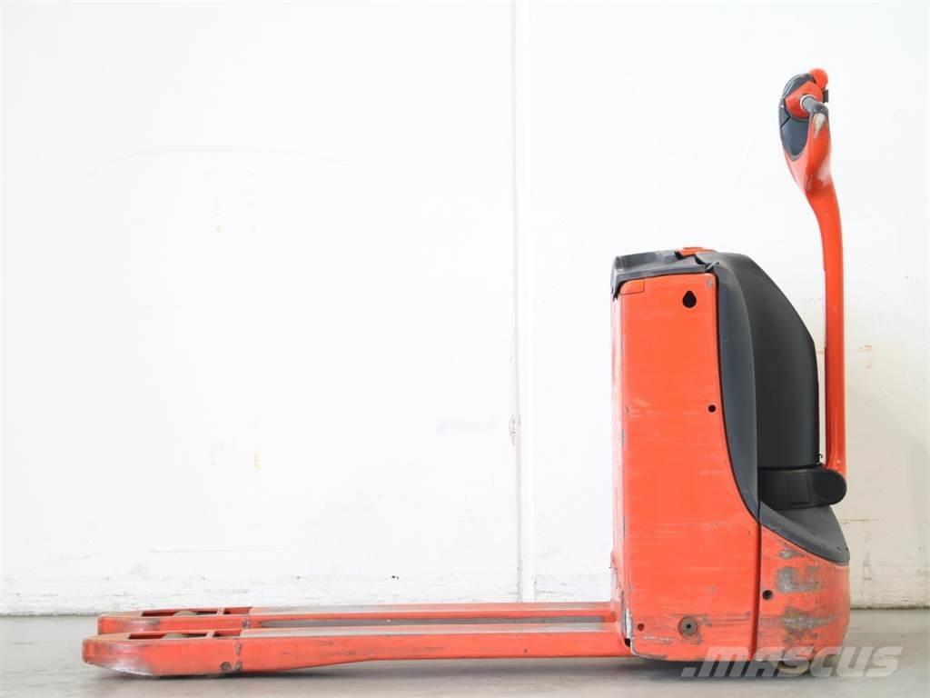 Linde T16/1152-02 Käyden ajettavat pinoamistrukit