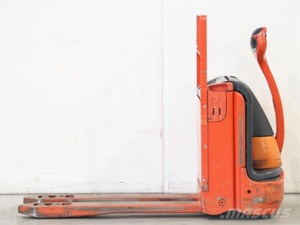 Linde T16/360 Käyden ajettavat pinoamistrukit