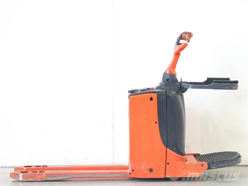 Linde T16P/1151 Käyden ajettavat pinoamistrukit