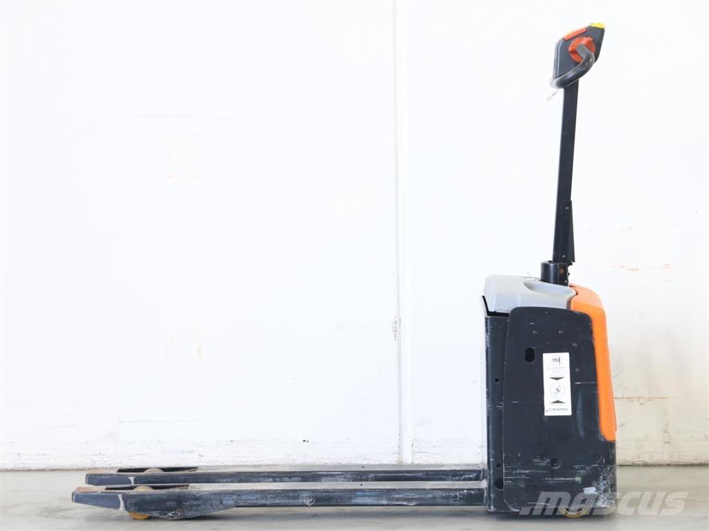 Rocla TW13ac Käyden ajettavat pinoamistrukit