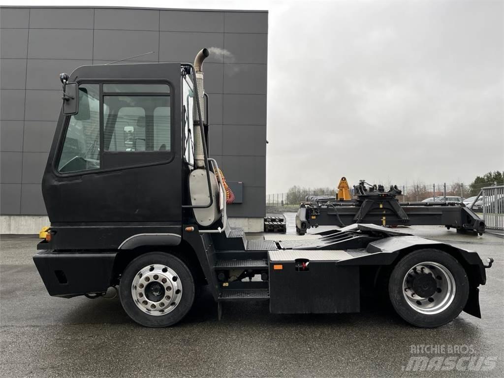 Terberg YT222 4X2 Muut materiaalinkäsittelykoneet