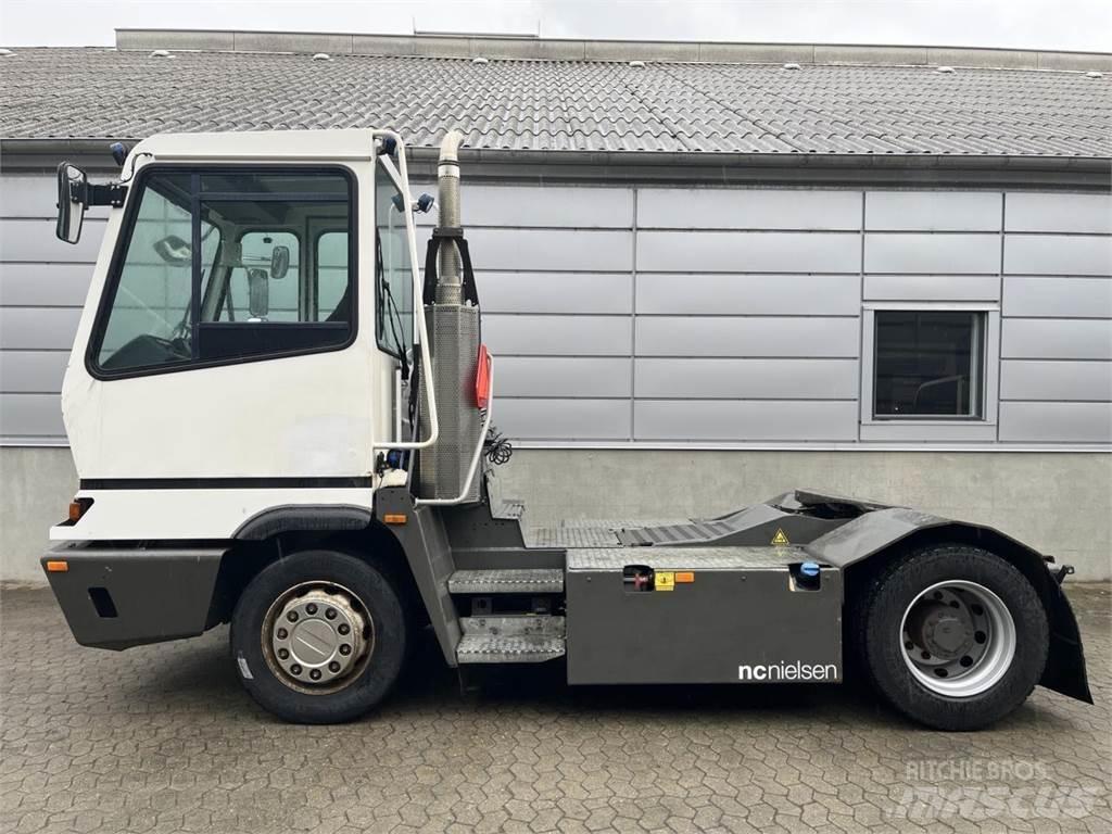Terberg YT222 4x2 Muut materiaalinkäsittelykoneet
