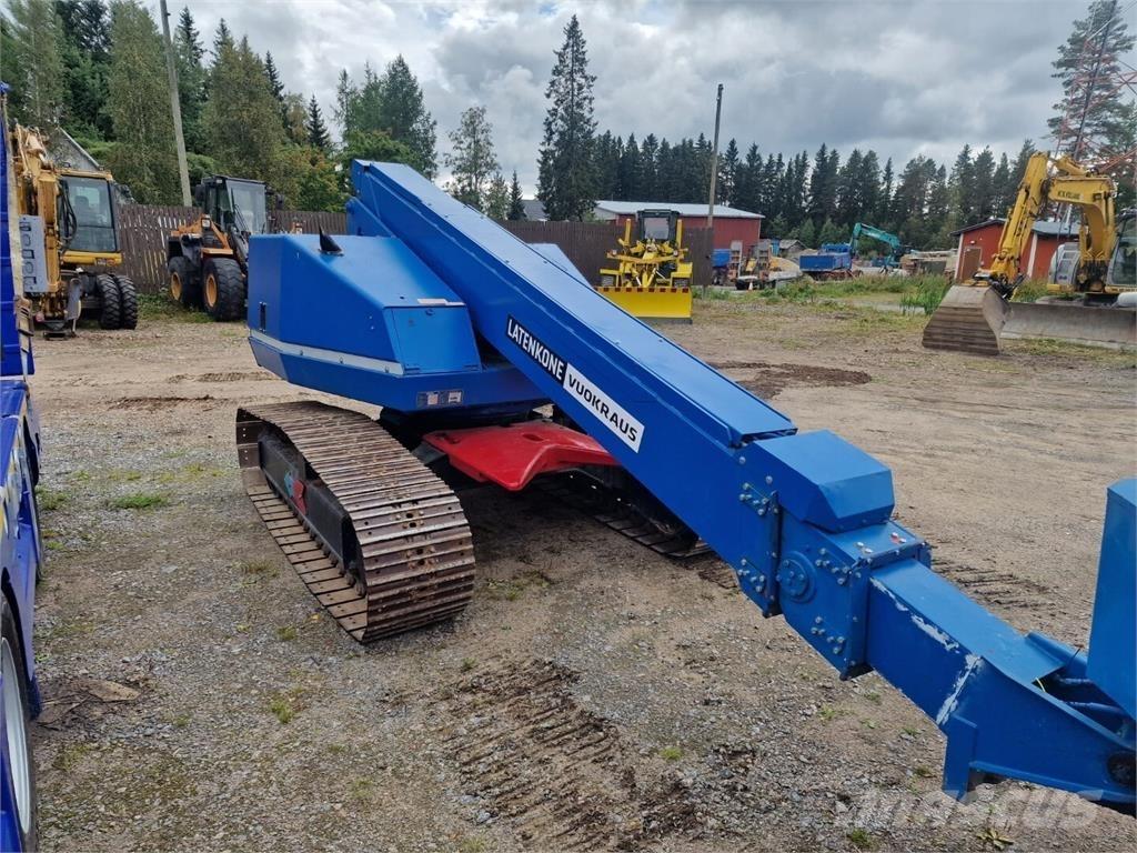 Aichi SR 123 Henkilönostimet ja nostolaitteet