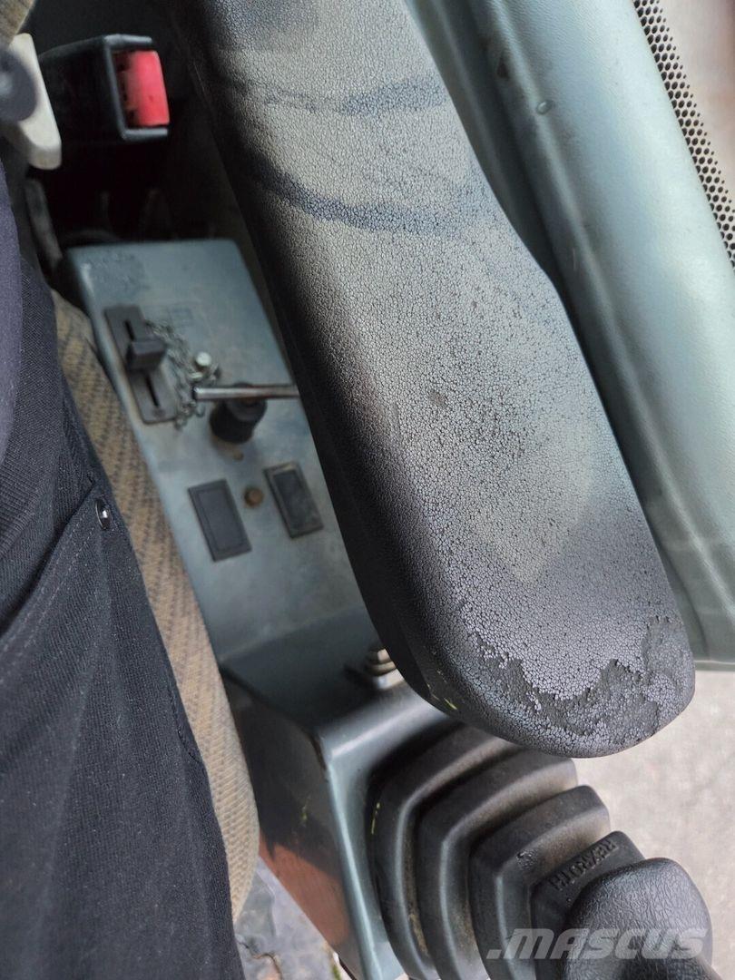 Bobcat 442 Midikaivukoneet 7t - 12t