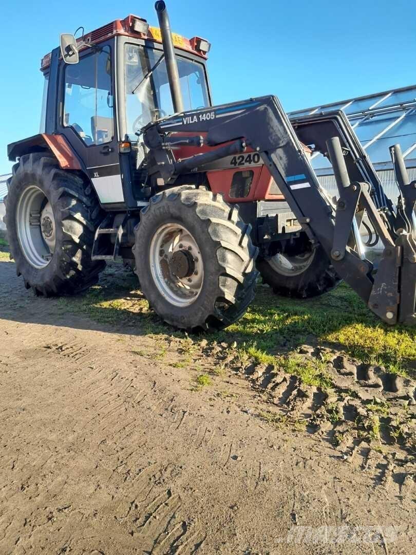 Case IH 4240 Traktorit