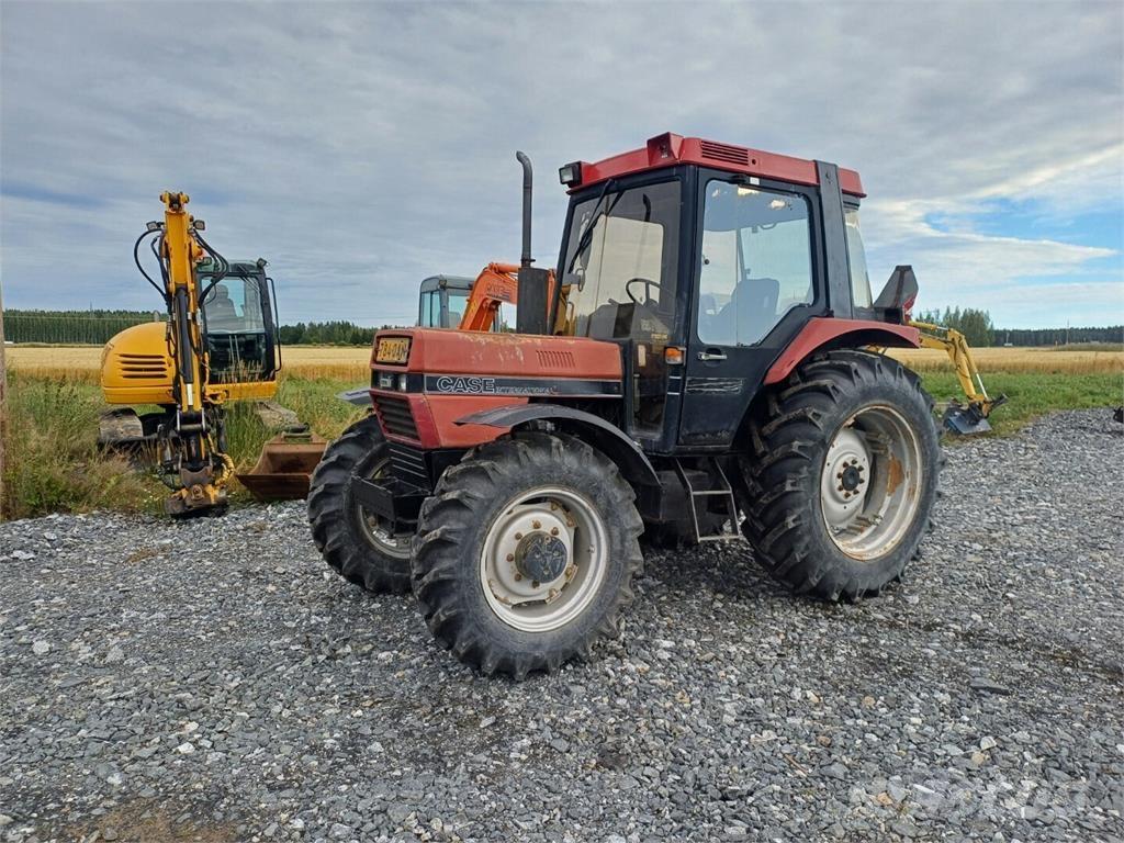 Case IH 685XL Traktorit