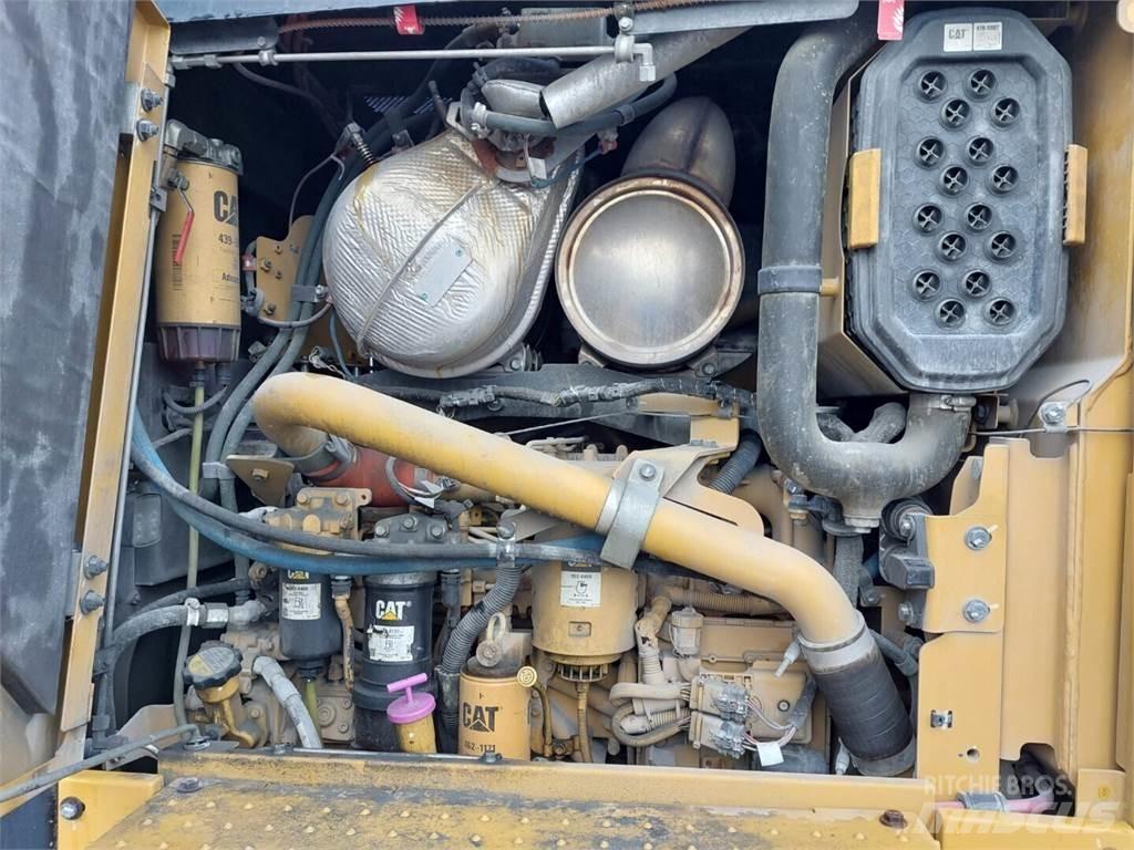 CAT 120 Tiehöylät