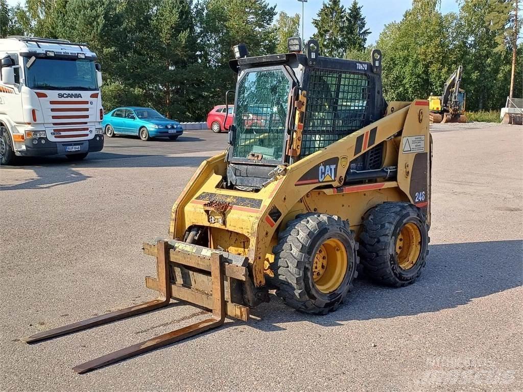 CAT 246 Liukuohjatut kuormaajat