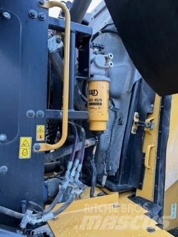 CAT 982M Pyöräkuormaajat