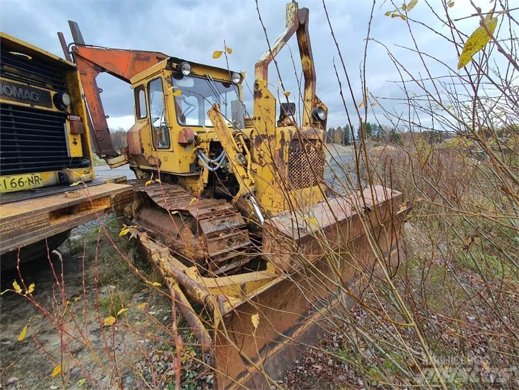 CAT D4D Telaketjupuskutraktorit