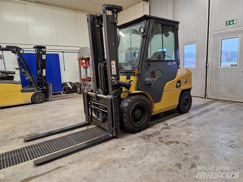 CAT DP35NT Dieseltrukit