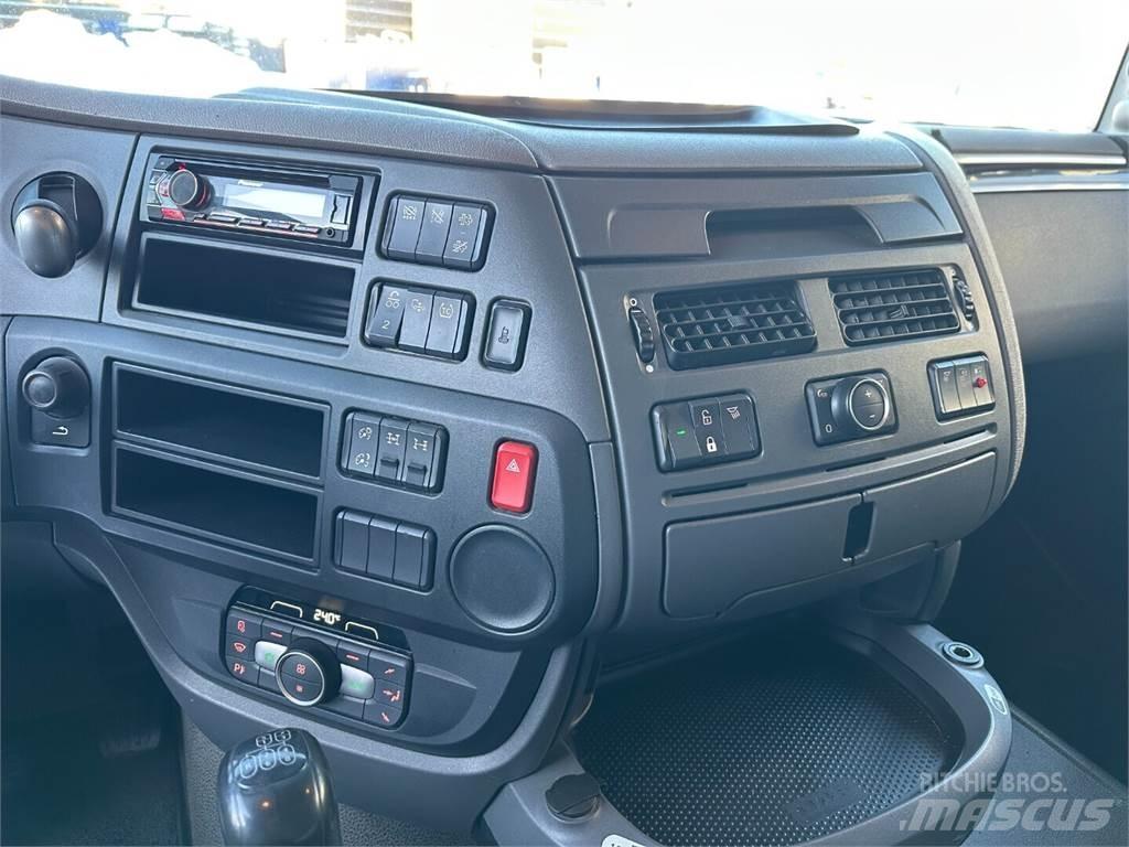 DAF XF 530 6x4 Vetopöytäautot