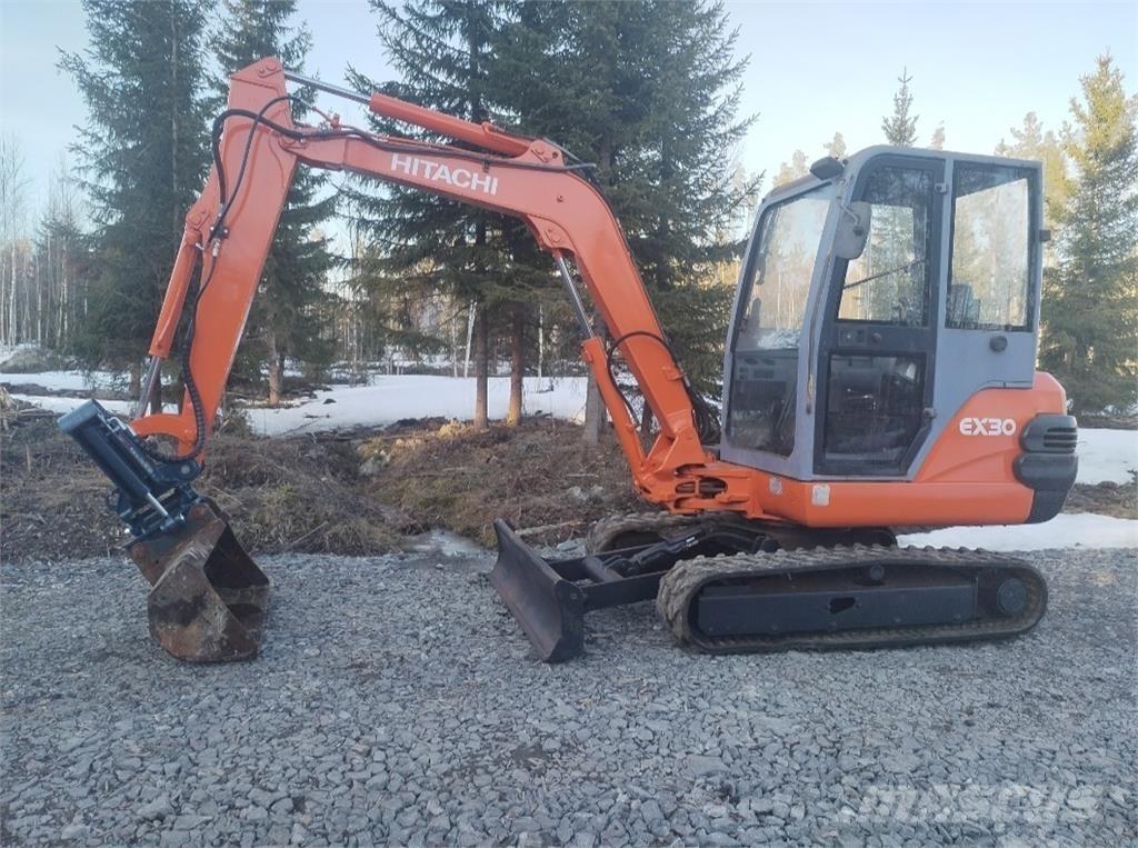Hitachi Ex30 Minikaivukoneet < 7t