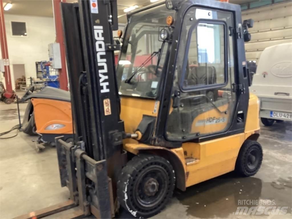 Hyundai HDE 25 E Dieseltrukit