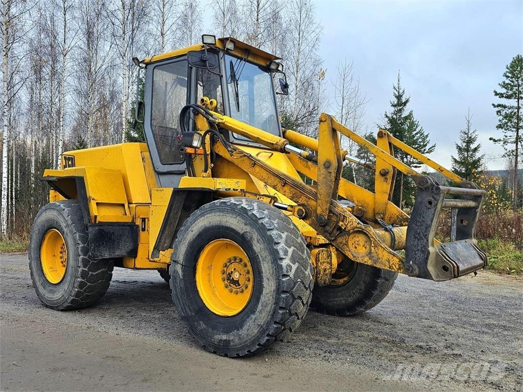 JCB 425 Pyöräkuormaajat