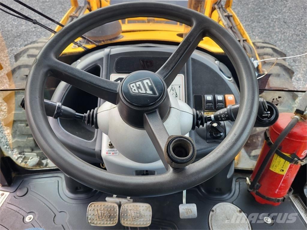 JCB 4CN Kaivurikuormaajat