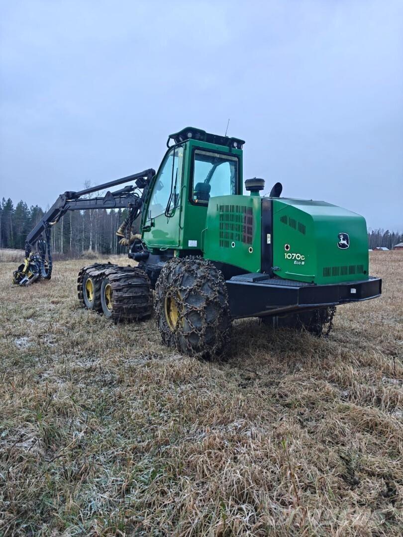 John Deere 1070 D Harvesterit
