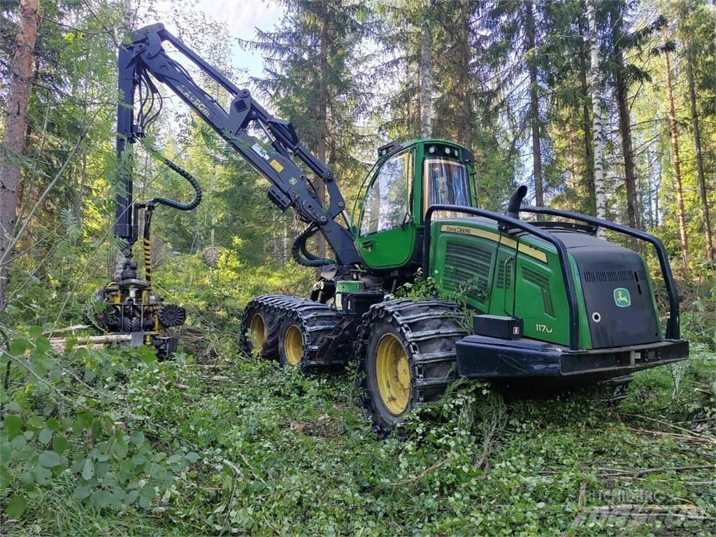 John Deere 1170 E Harvesterit