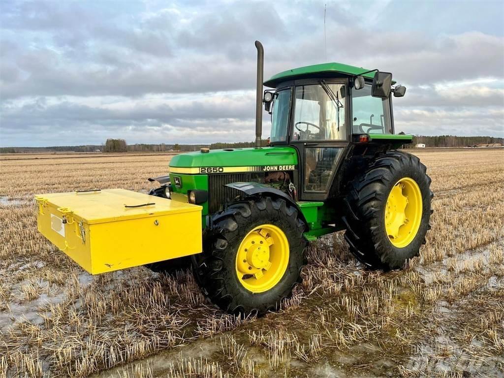 John Deere 2650 Traktorit