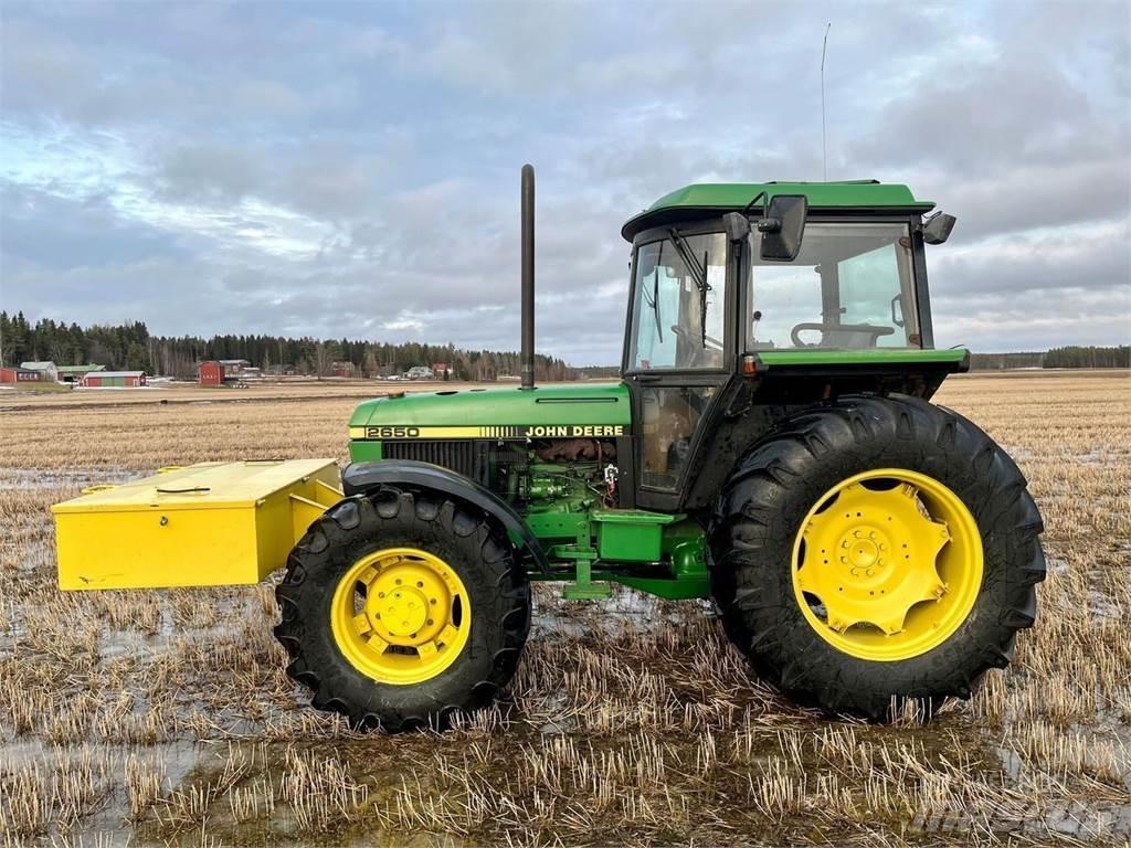 John Deere 2650 Traktorit