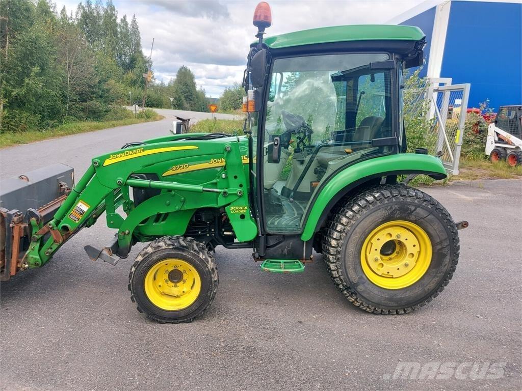 John Deere 3720 Traktorit