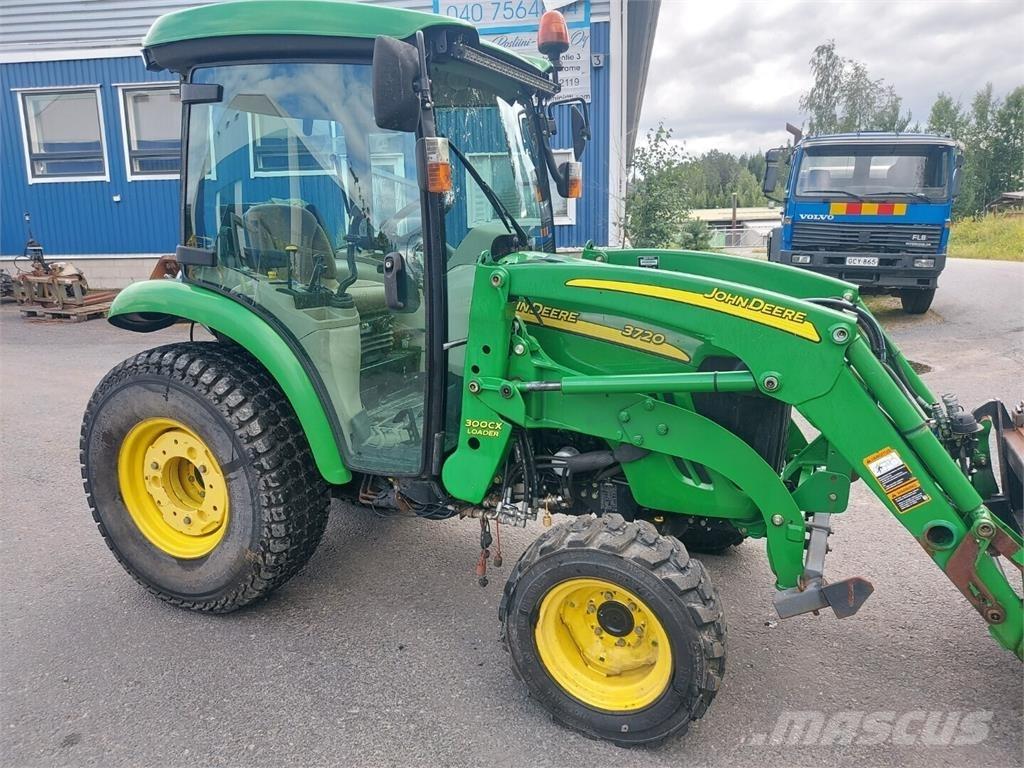 John Deere 3720 Traktorit