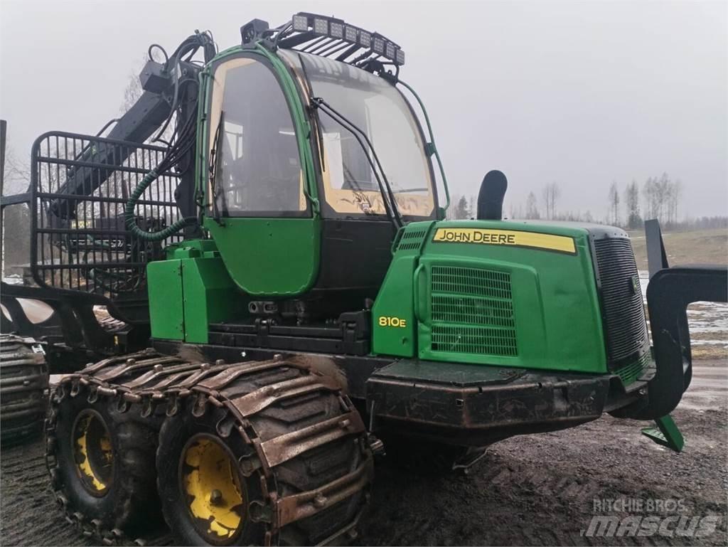 John Deere 810 E Kuormatraktorit