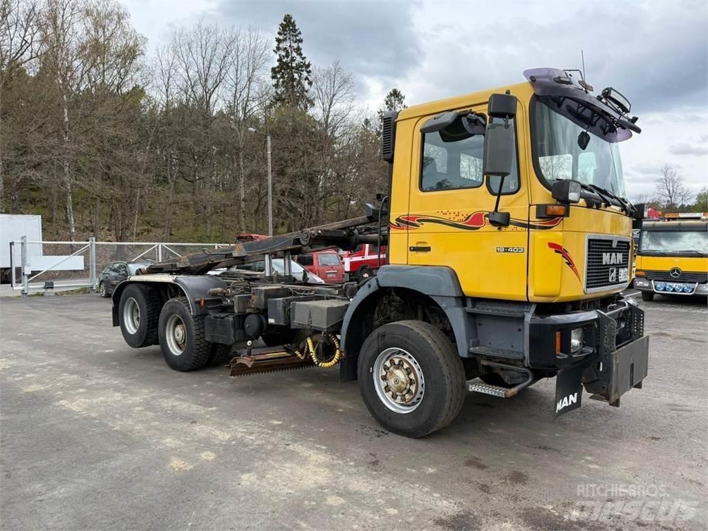 MAN 19.403 4x4 + 2 Tienhoitoautot