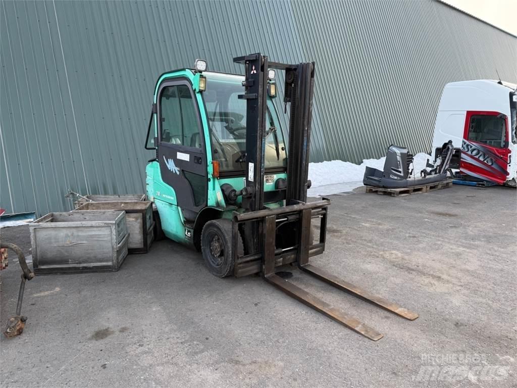 Mitsubishi FD20N Dieseltrukit