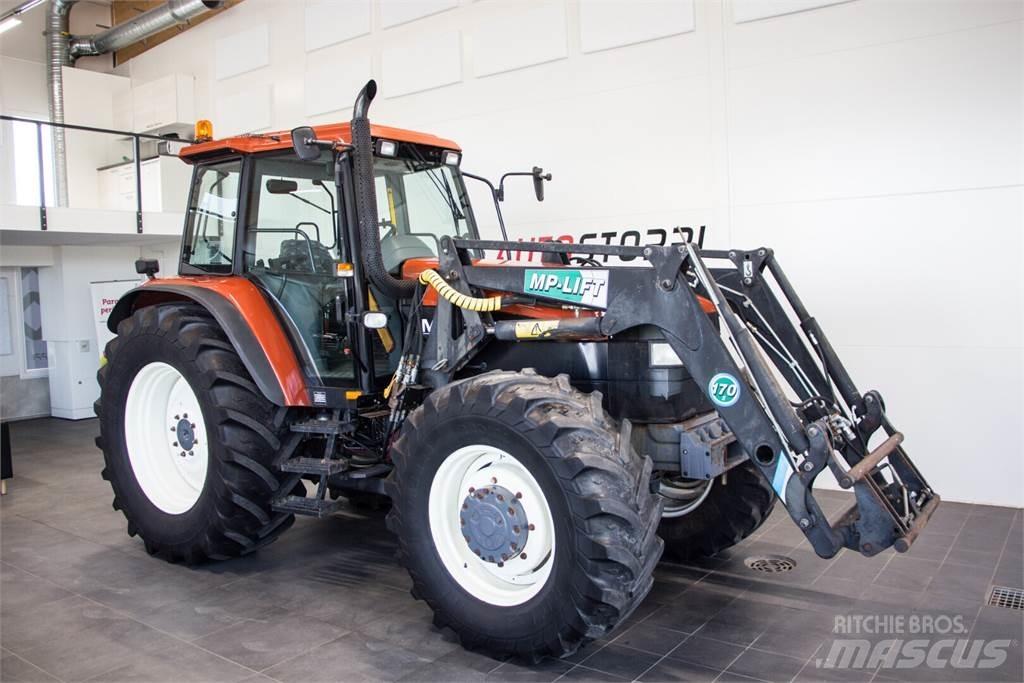New Holland M135 Traktorit