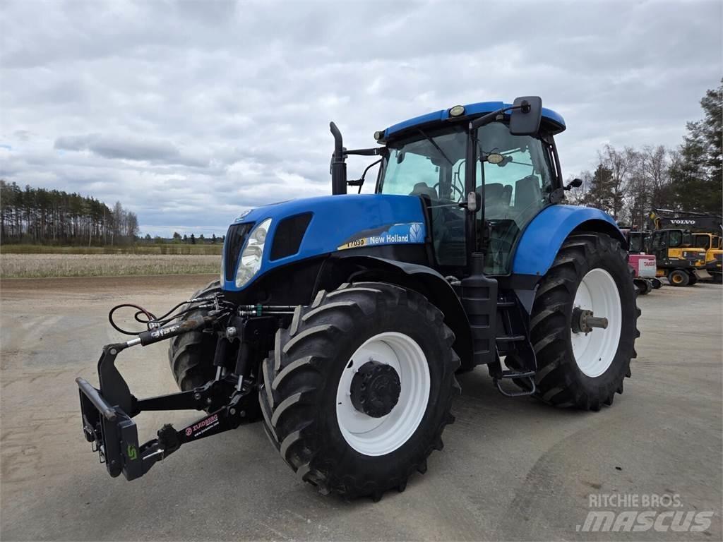 New Holland T7030 Traktorit