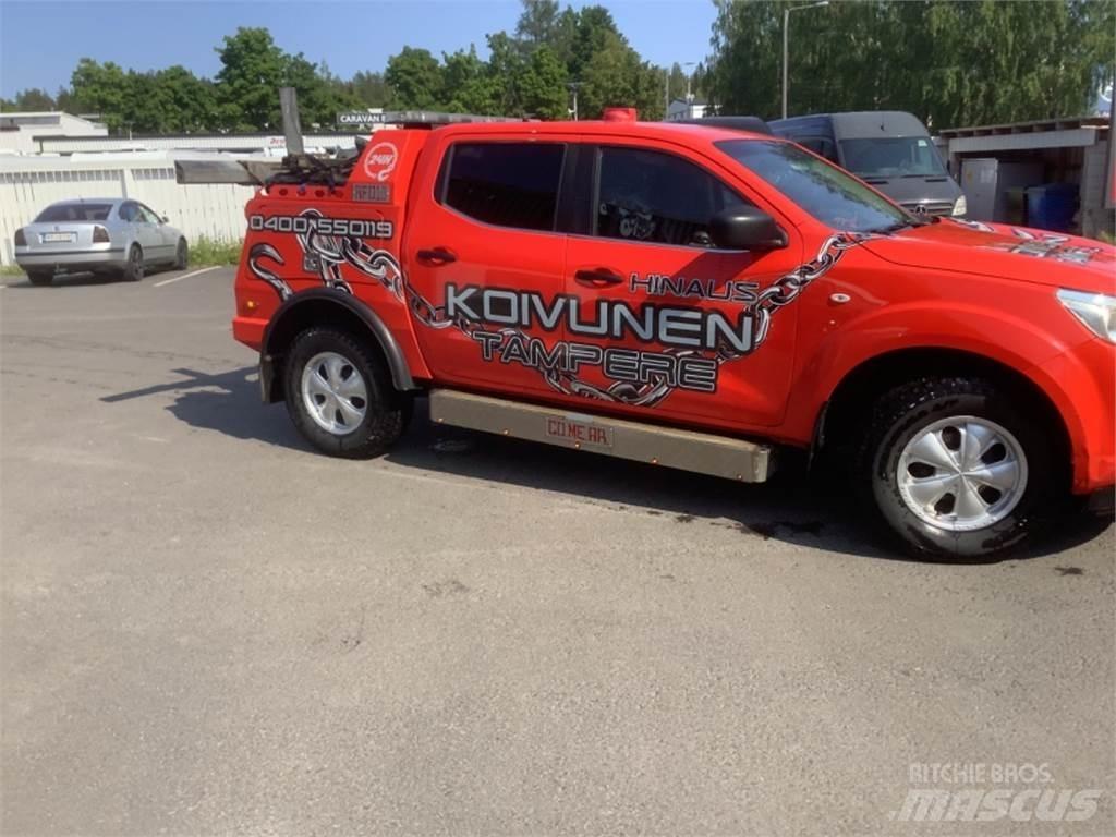 Nissan Navara 4X4 Autonkuljetusperävaunut
