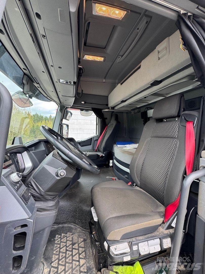 Renault T440 6x2 Vetopöytäautot