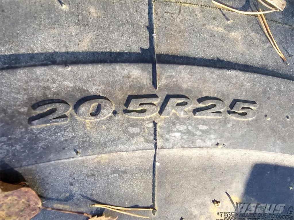  Renkaat 20.5R25 Muut