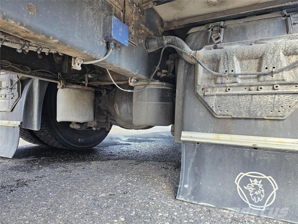 Scania P270 4X2 Umpikorikuorma-autot