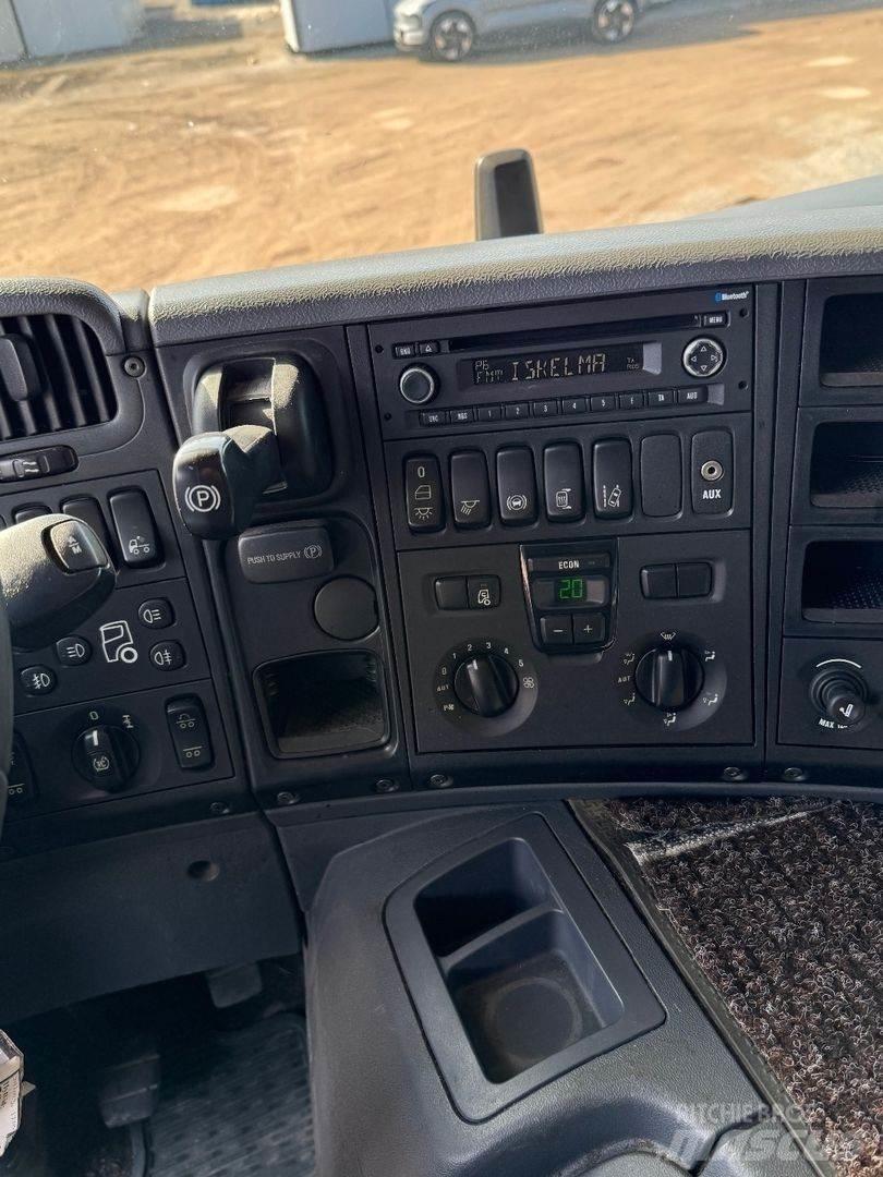Scania P370 Nosturiautot