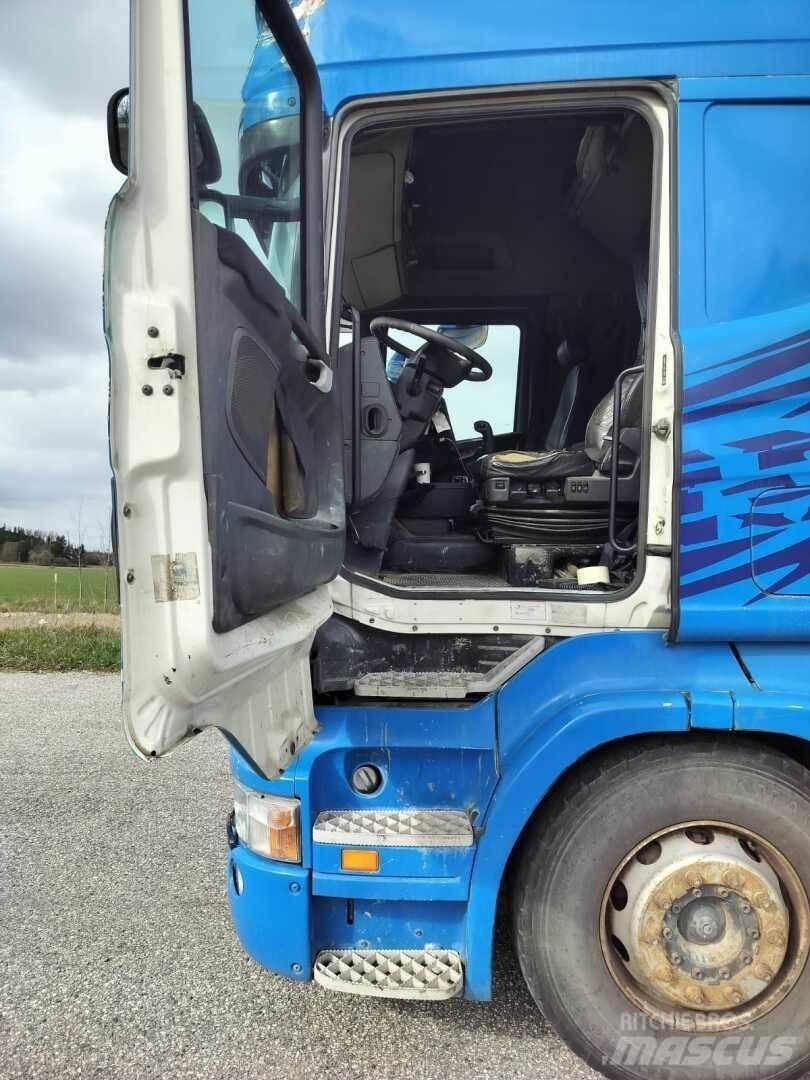 Scania R 560 6X2 Vetopöytäautot