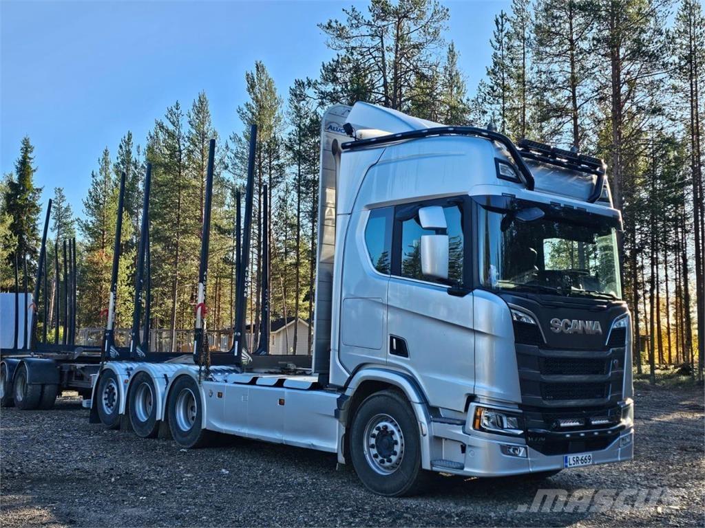 Scania R660 8X4 Puuautot