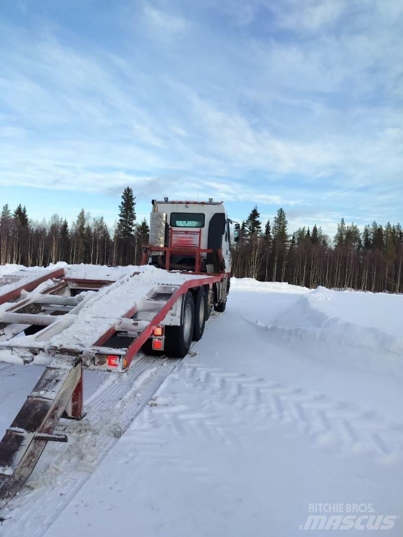 Sisu E13 500HV Autonkuljetusautot