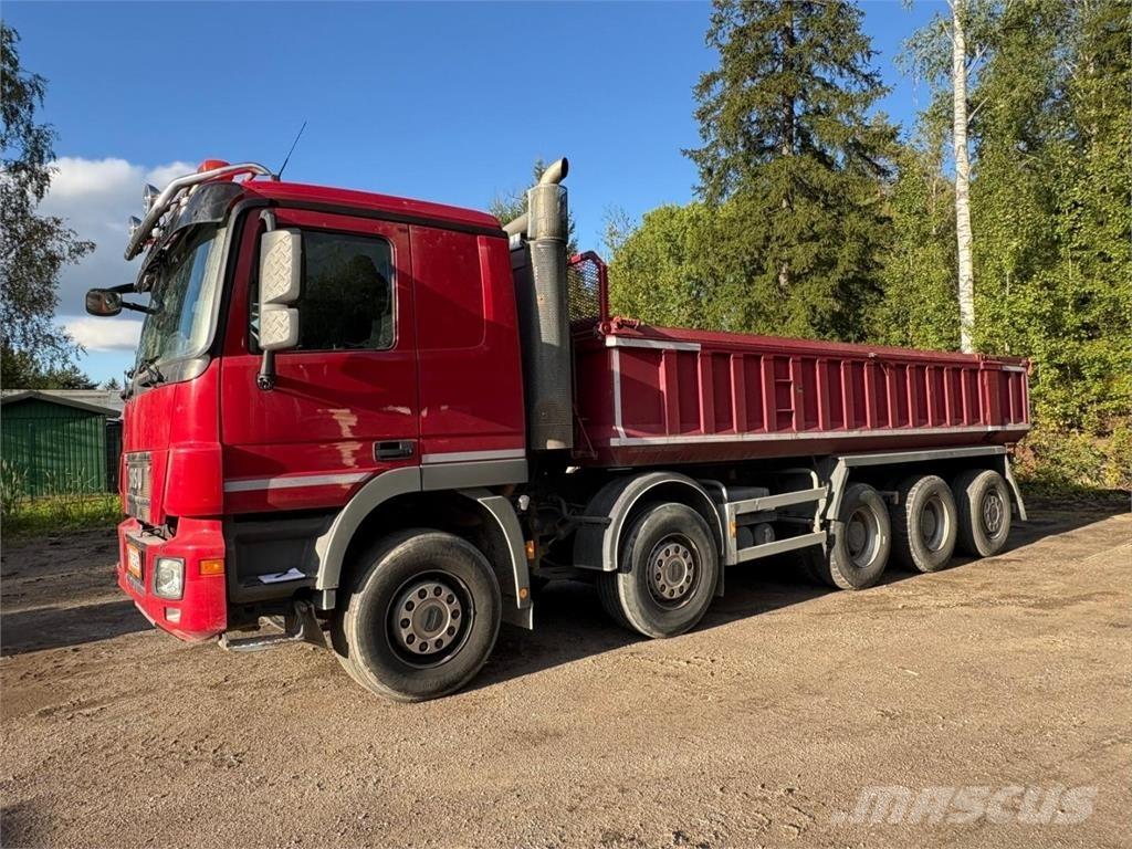 Sisu Polar 10x4 Sora- ja kippiautot