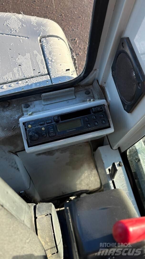 Takeuchi TB145 Minikaivukoneet < 7t