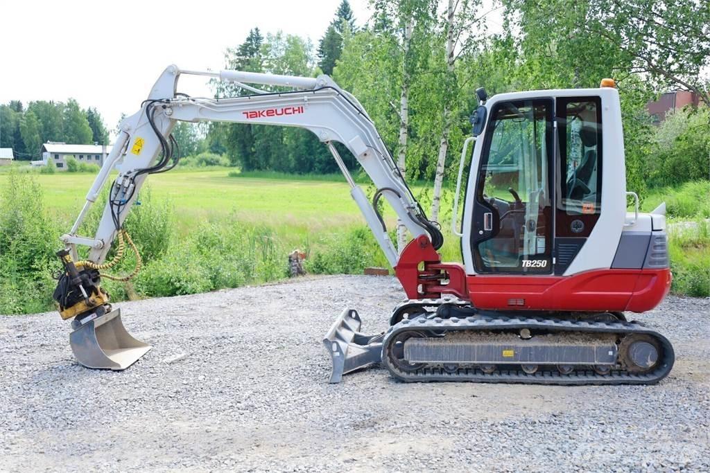 Takeuchi TB250 Minikaivukoneet < 7t