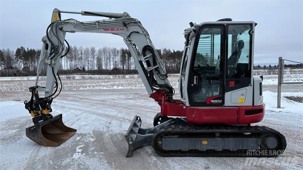 Takeuchi TB257FR Minikaivukoneet < 7t