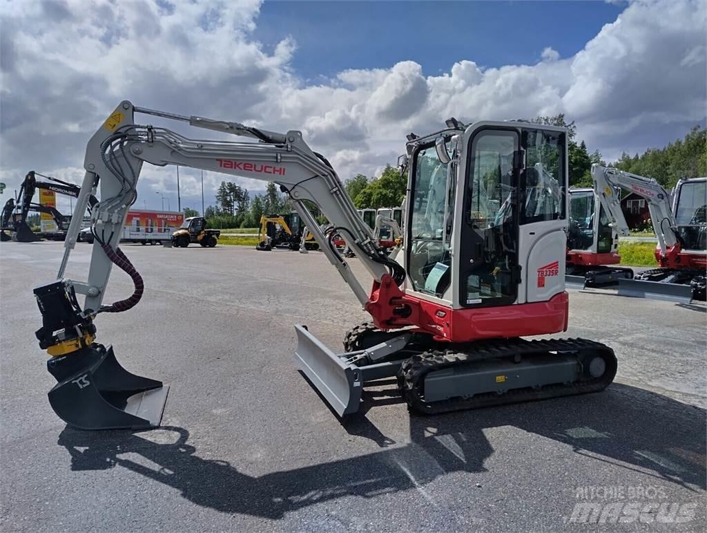 Takeuchi TB335R Minikaivukoneet < 7t