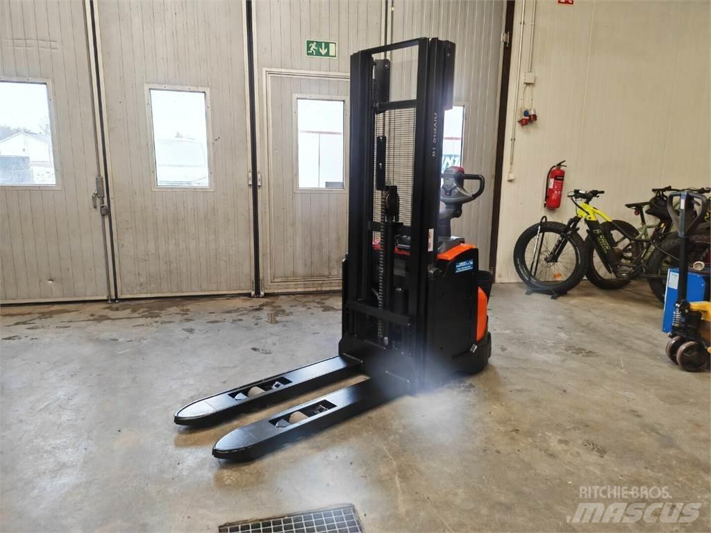 Toyota SWE120L Muut haarukkatrukit