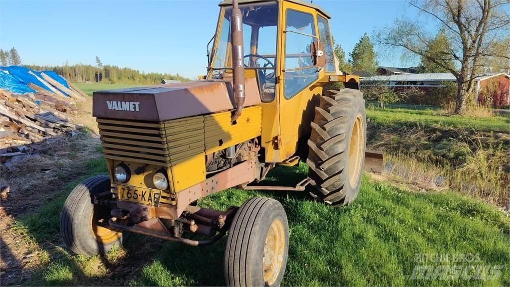 Valmet 702 Traktorit