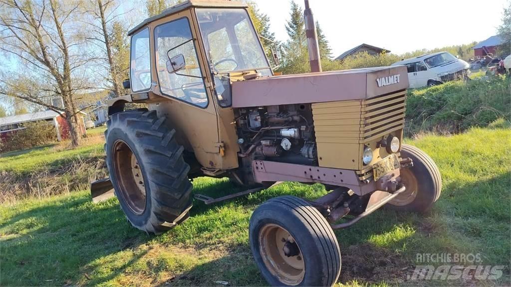 Valmet 702 Traktorit