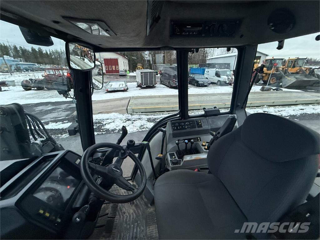 Valmet 8100 Turbo Traktorit