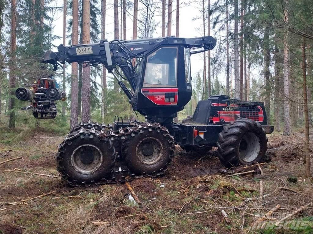 Valmet 911 Harvesterit